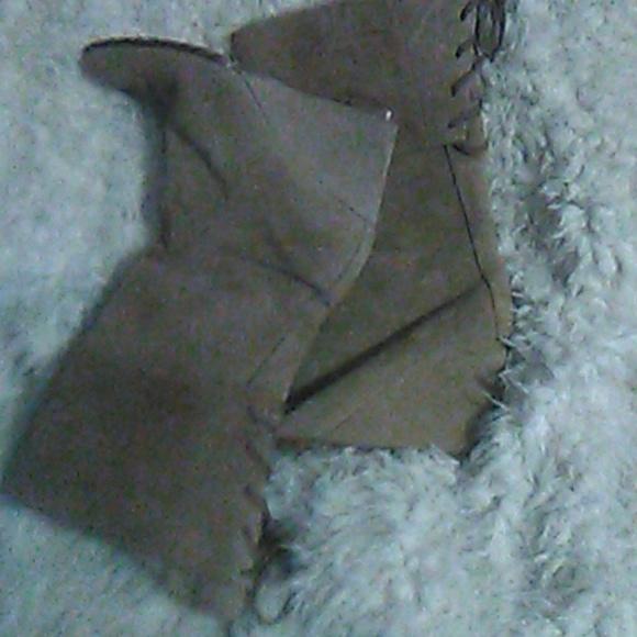 Boots - Picture 2 of 3